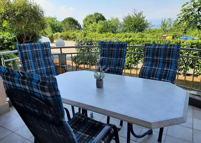 Cosy, Sea View Apartment Porat